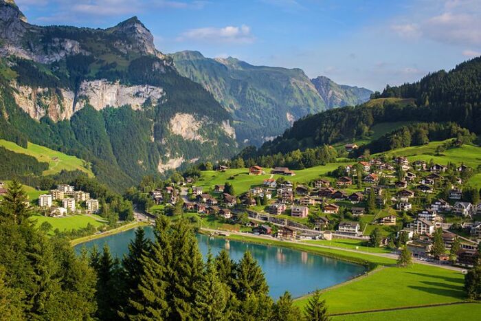 Là một trong những quốc gia đáng sống nhất trên thế giới Thụy Sĩ mang nhịp sống nhẹ nhàng yên bình với phong cảnh hữu tình