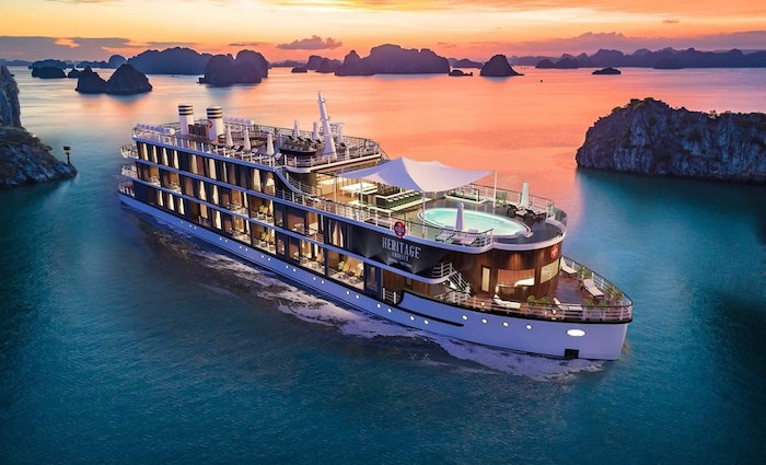 Tour du thuyền Hạ Long bao nhiêu?