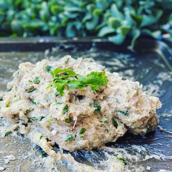 Cách làm chả cá thu với giò sống siêu đơn giản