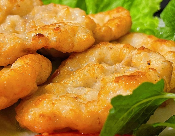 Phổ biến nhất là chả mực Hạ Long