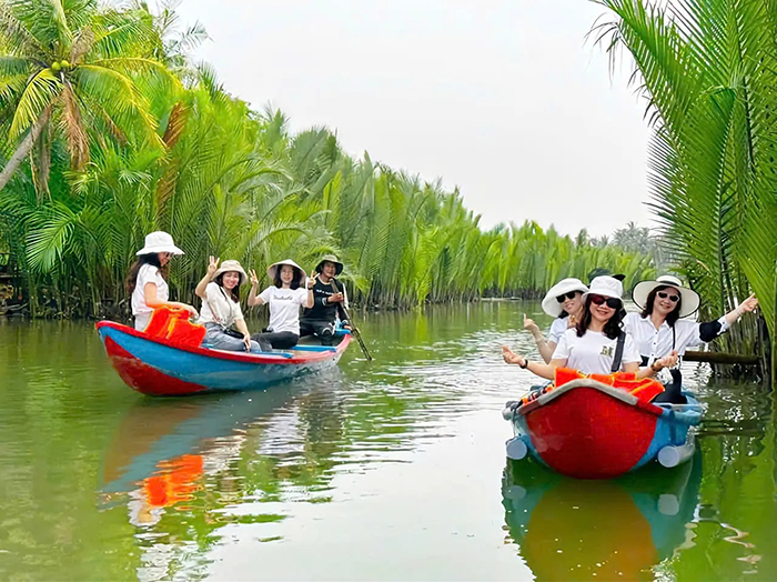 Nhiều du khách quan tâm tour du lịch Quảng Ngãi giá bao nhiêu để lựa chọn gói phù hợp với ngân sách.