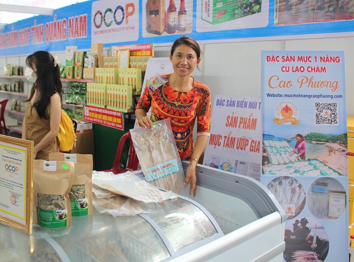 Mua mực tại diêu thị 